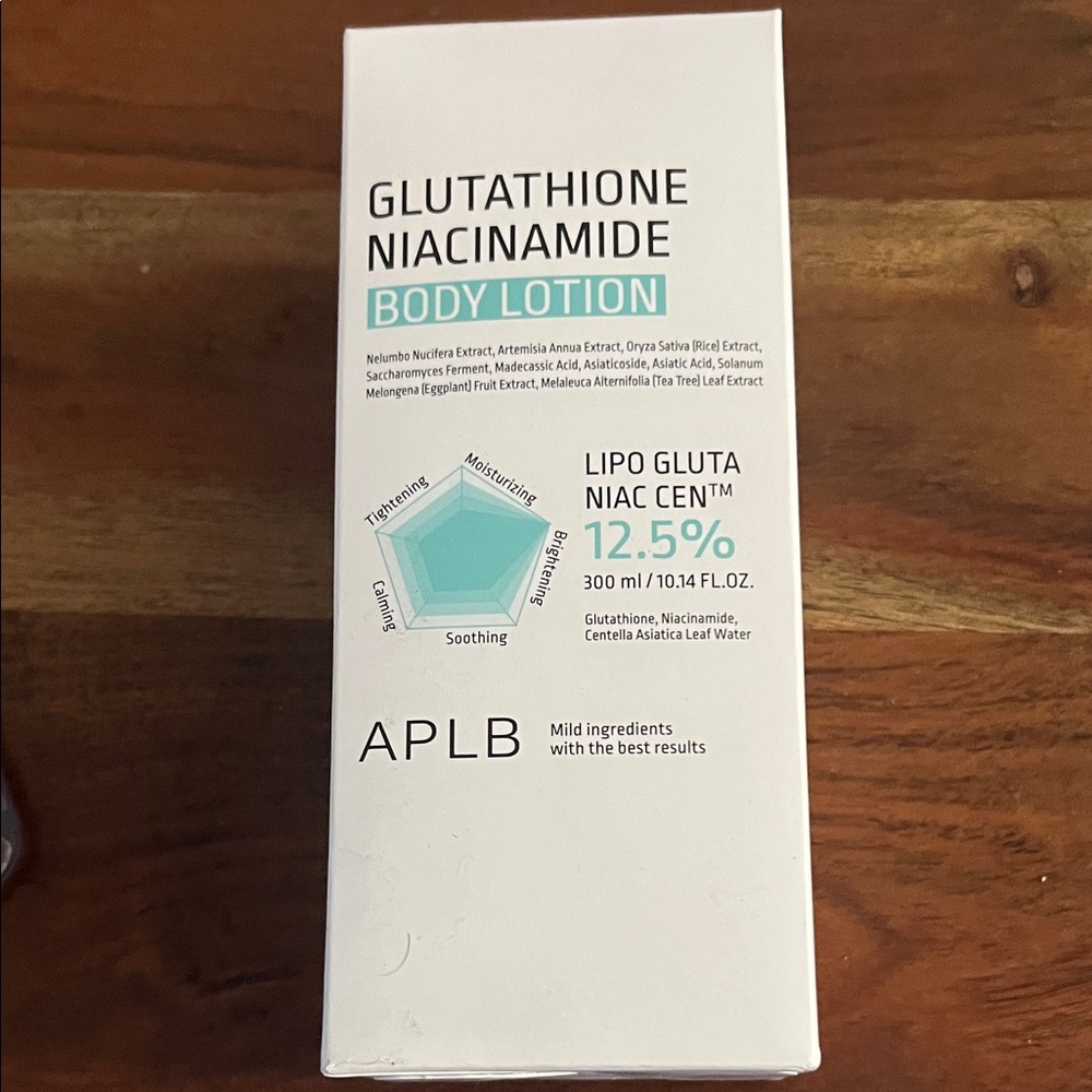 APL Glutathione Niacinamide Body Lotion - White